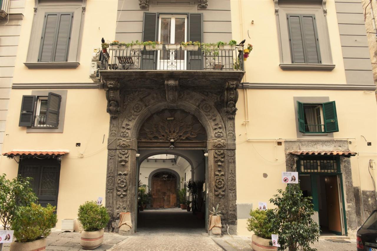 La Cartolina Di Free Parking For Small Cars Only Appartement Naples