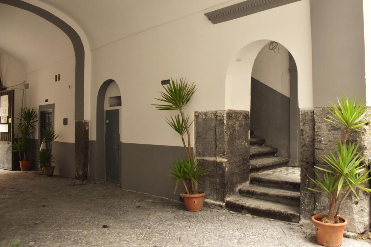 La Cartolina Di Free Parking For Small Cars Only Appartement